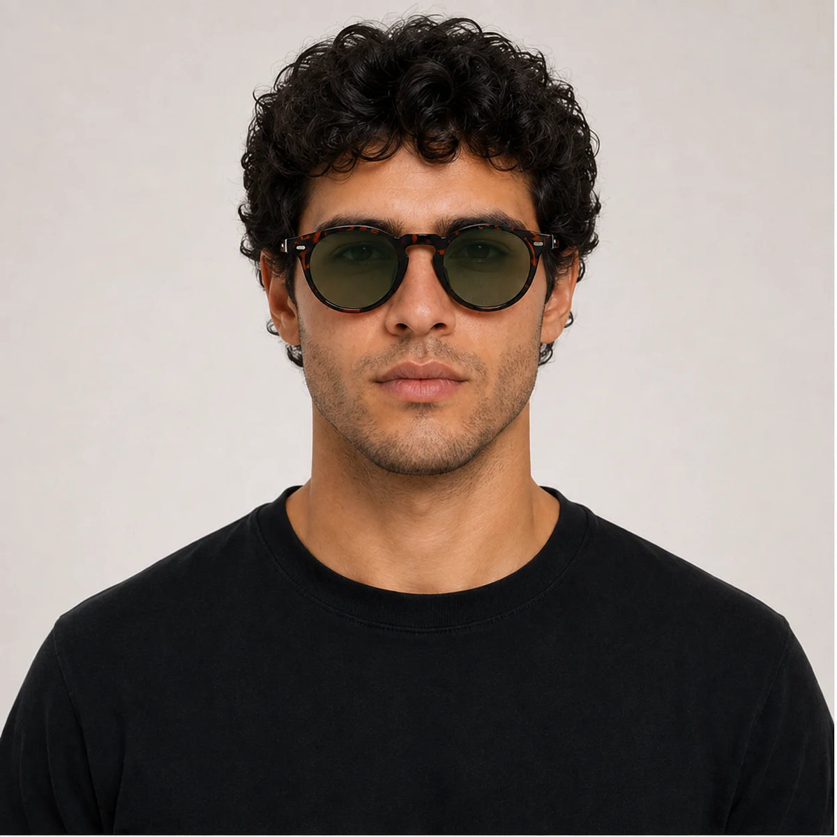 Ambar Negro Leopardo - modelo masculino frontal