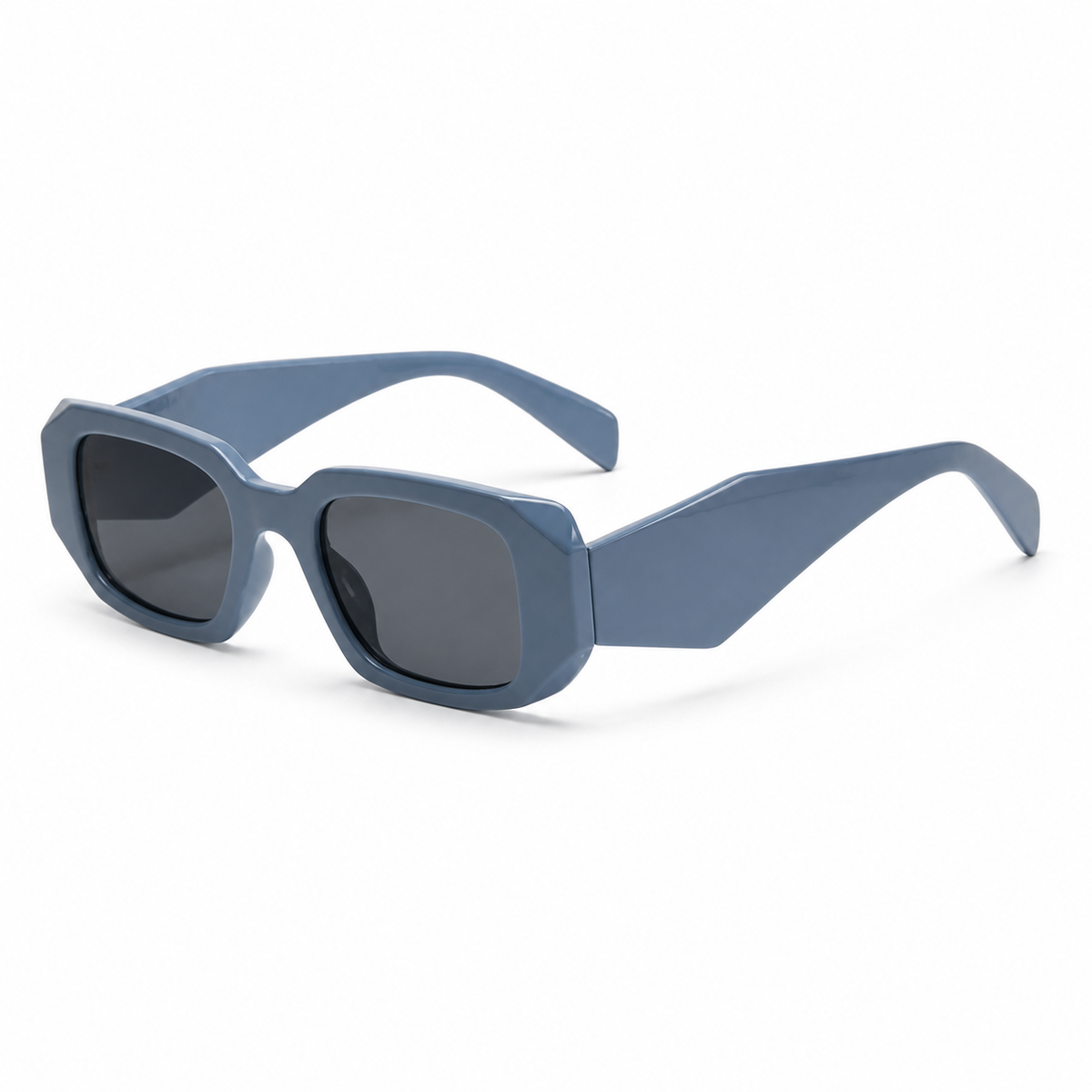 Budapest Azul con lentes oscuros - vista en angulo