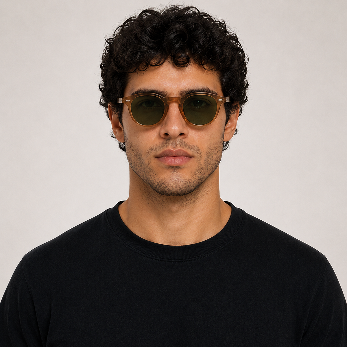 Dubai - modelo masculino frontal