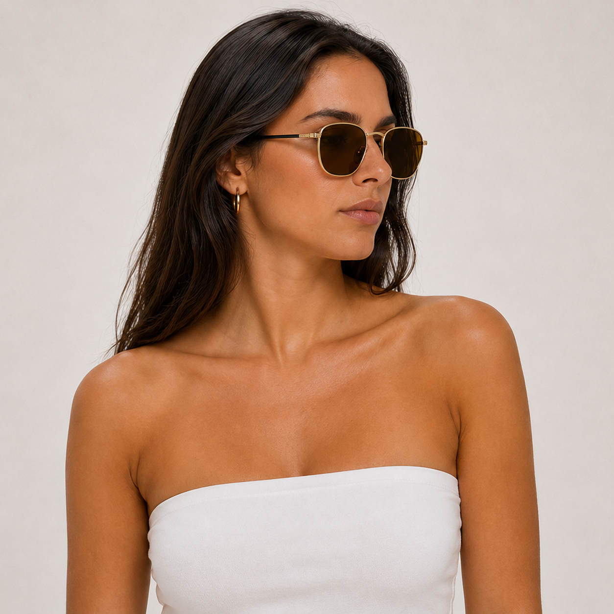 Enela Dorado - modelo femenino en angulo