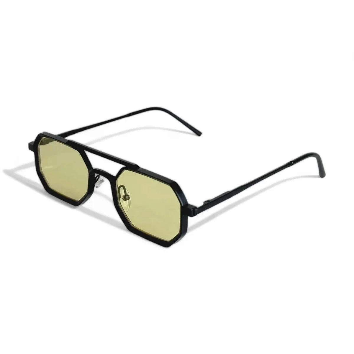 Munich Negro con lentes amarillas - vista en angulo