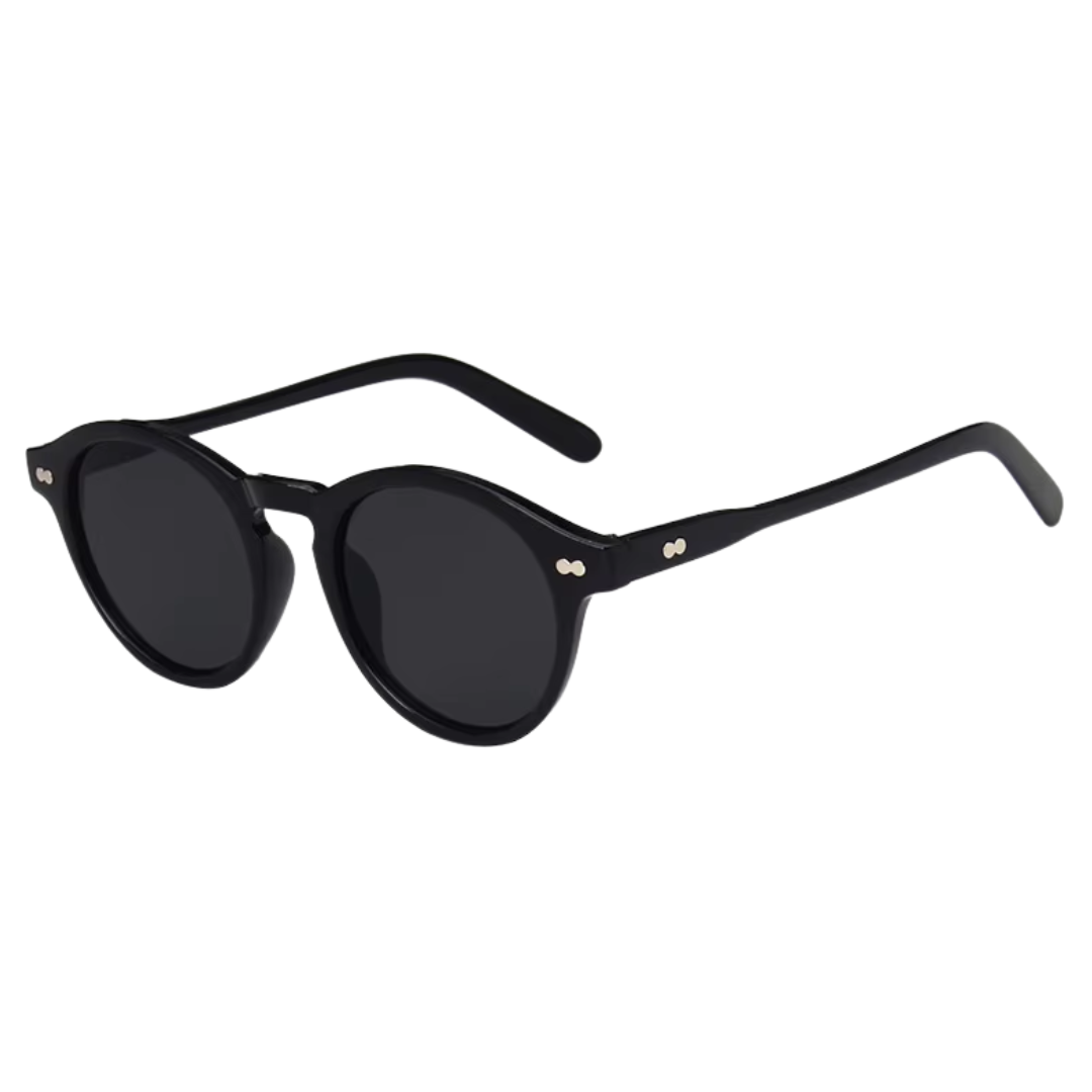 Saint-Tropez Negro con lentes negras - vista en angulo
