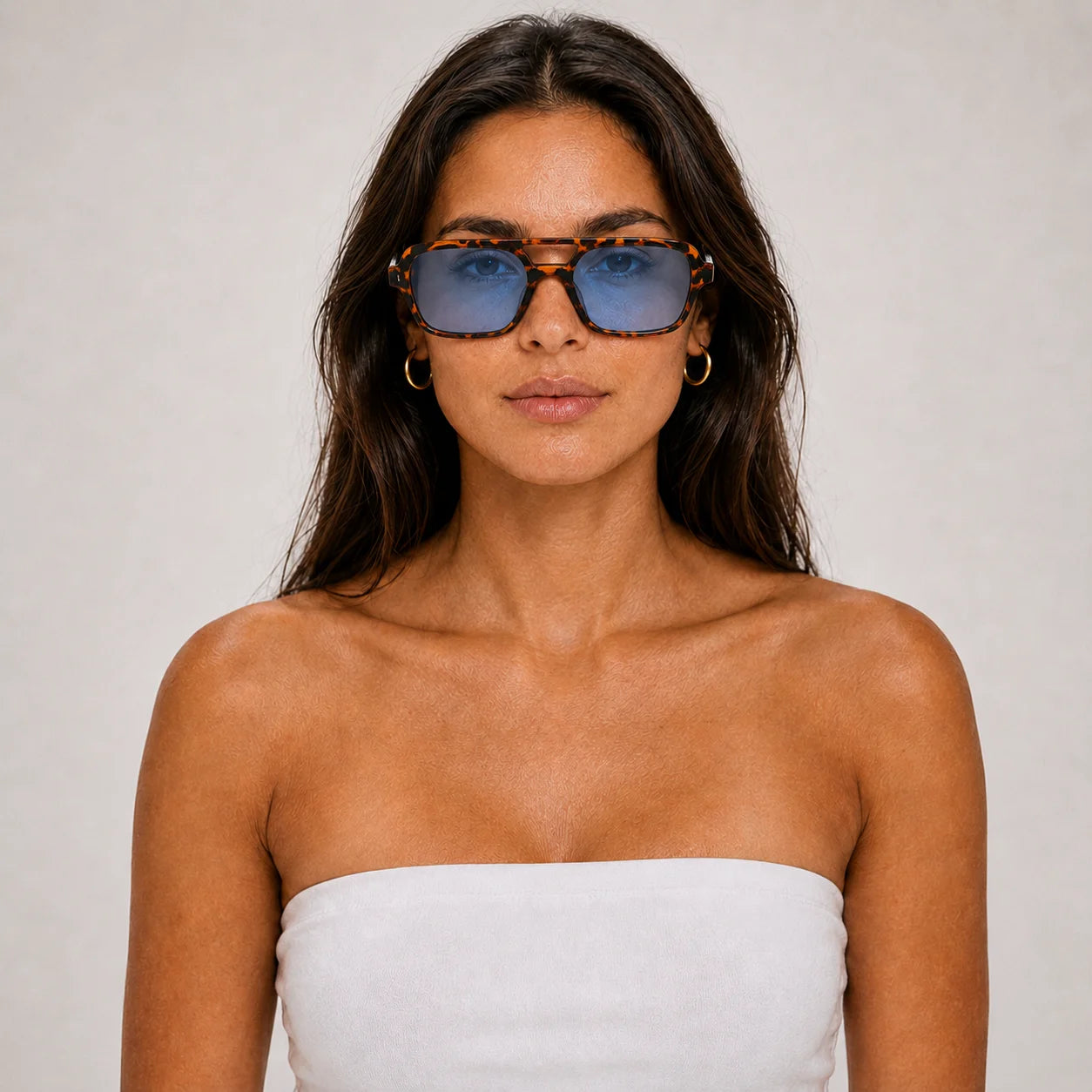 Lumina Tortuga Azul - modelo femenino frontal