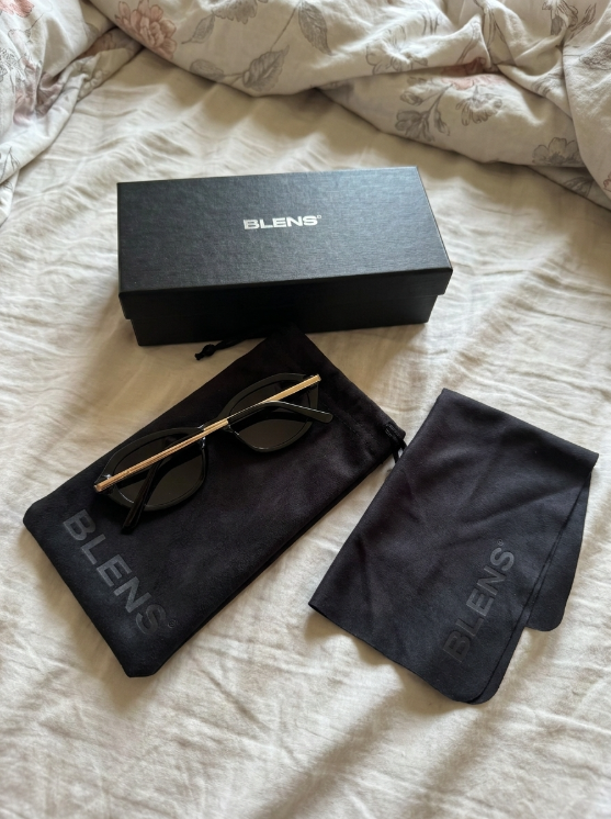 Cliente usando lentes BLENS
