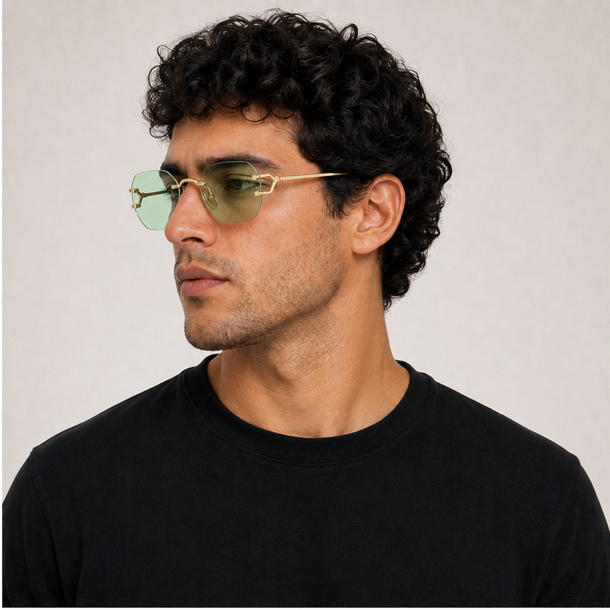 Aurora - modelo masculino en angulo