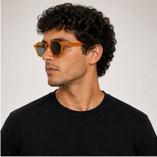 Barcelona Naranja - modelo masculino en angulo