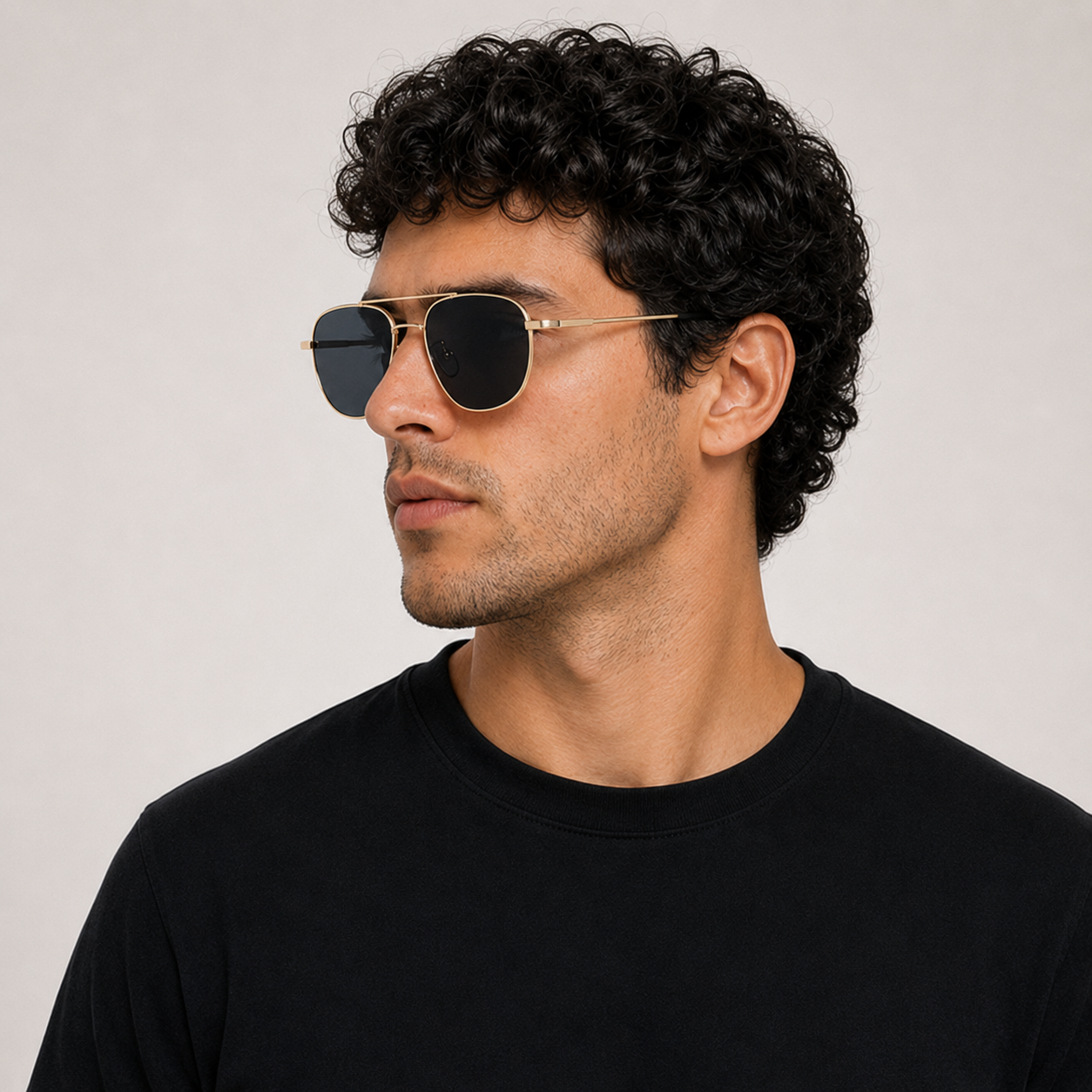 Cannes - modelo masculino en angulo