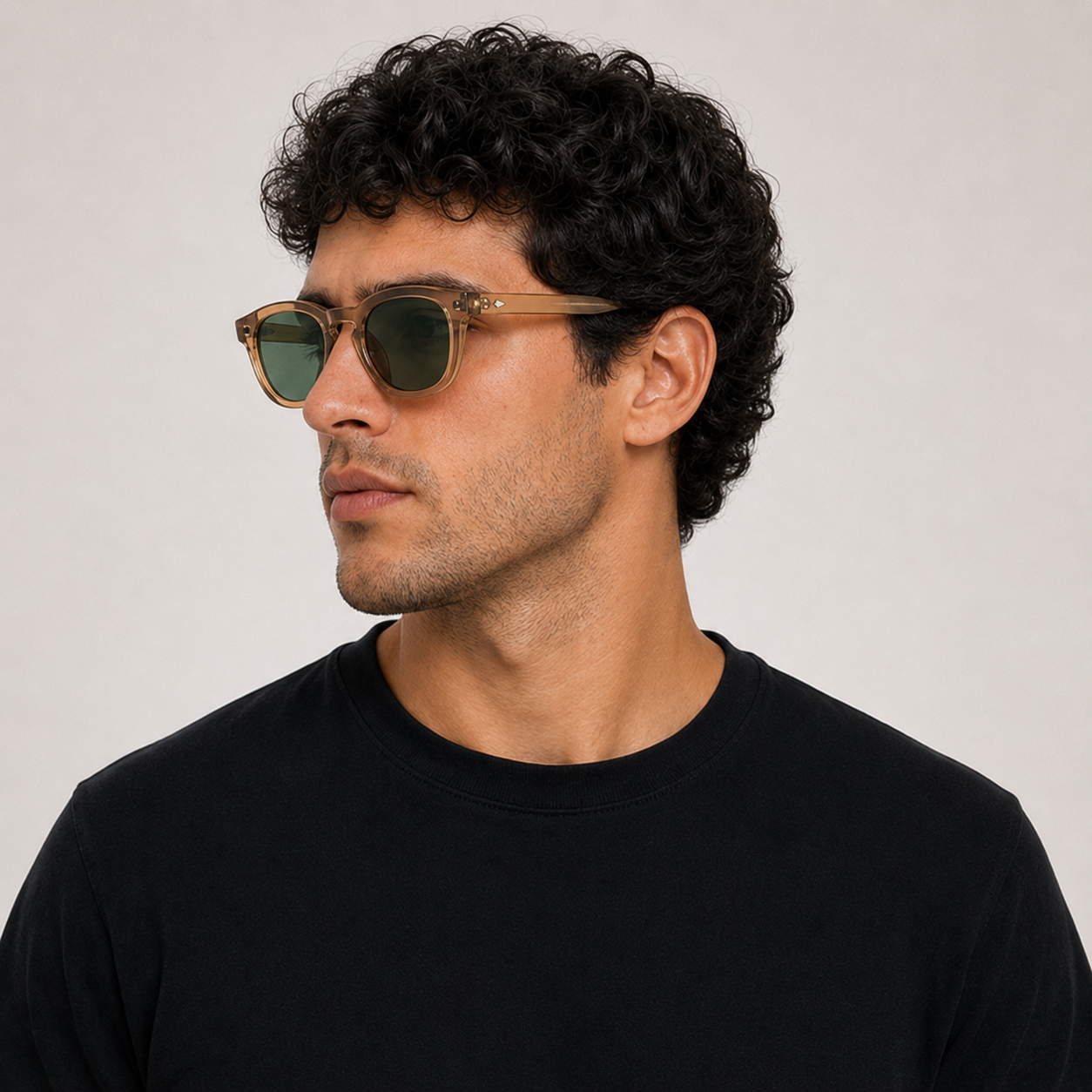 Dubai - modelo masculino en angulo
