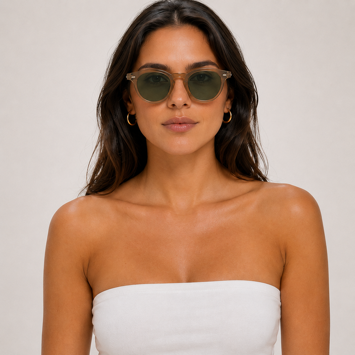 Dubai - modelo femenino frontal
