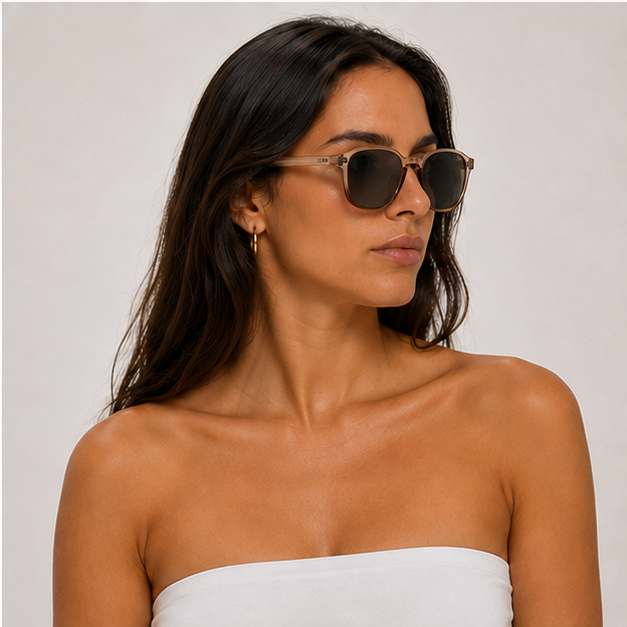 Enela - modelo femenino en angulo