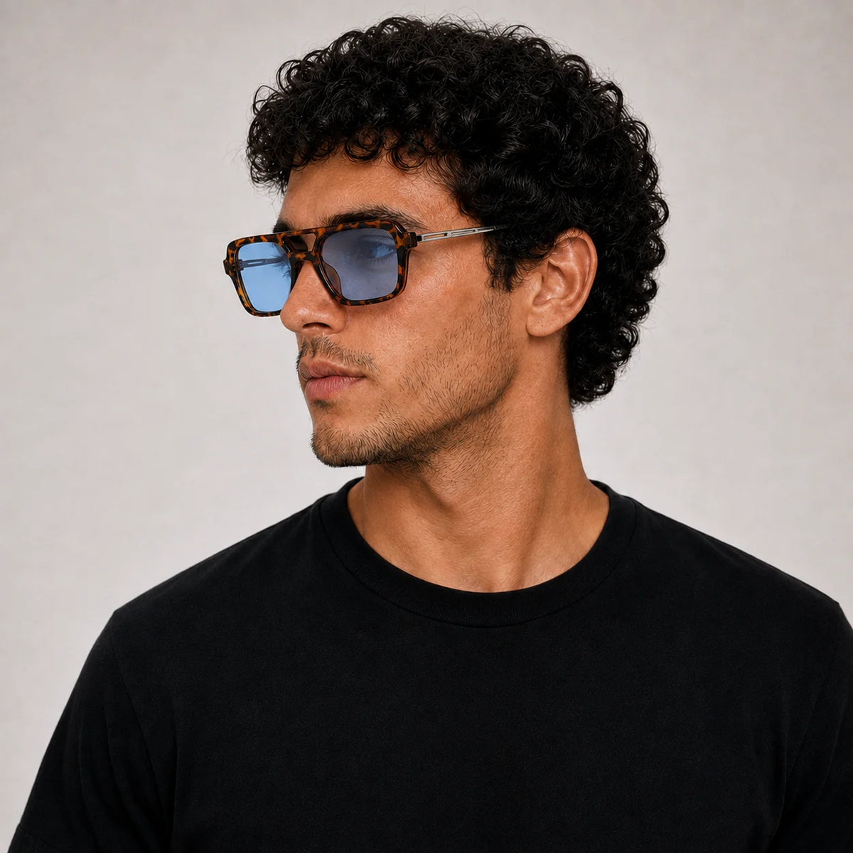 Lumina - modelo masculino frontal