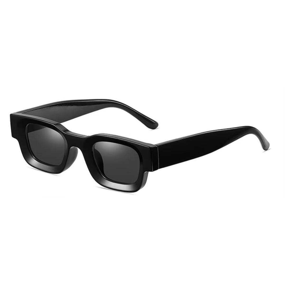 Paris Negro con lentes negras - vista en angulo