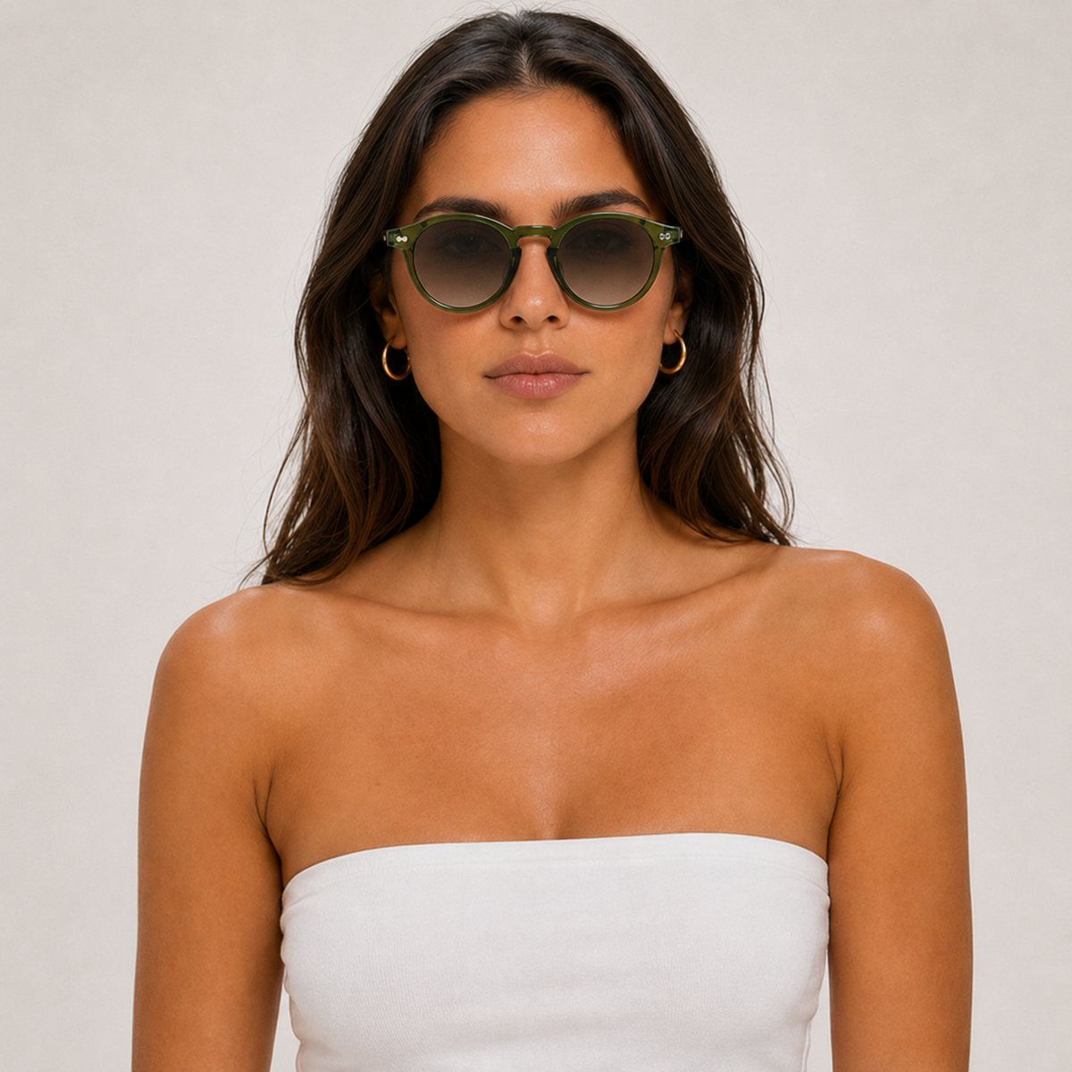 Saint-Tropez - modelo femenino frontal